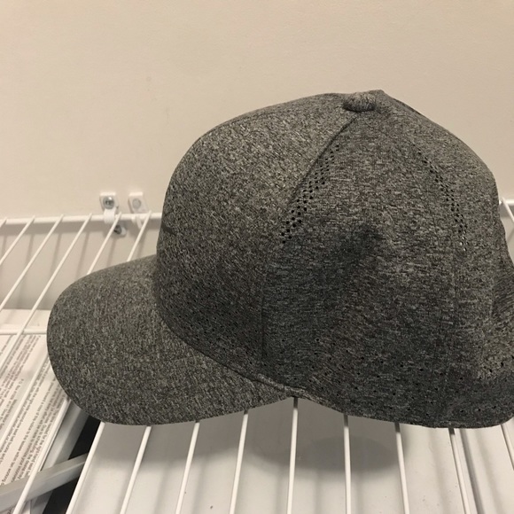 Men’s hat - Picture 3 of 3